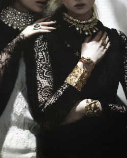 adoreann:  Daga Ziober &amp; Holly Rose by Ben Hassett for Vogue Russia Dec 2011