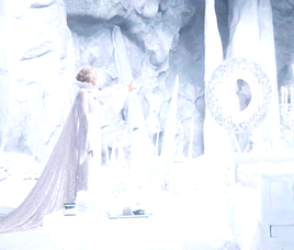 elizabethmitchellfanclub:  Powerful Curses 