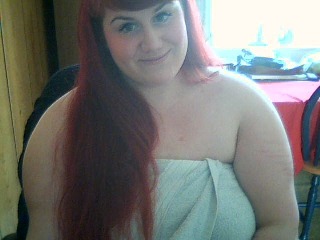 chessieness:  Hah I should be getting ready to go out but instead I’m taking selfies   nice butt
