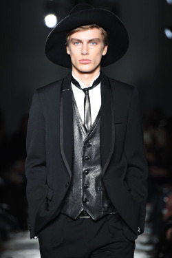 homme&ndash;models:  Marc Schulze 5351POUR LES HOMMES ET LES FEMMES FW2015 Tokyo Fashion Week