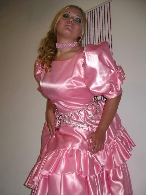 amarriedsissy:  Too pink?  Never. 