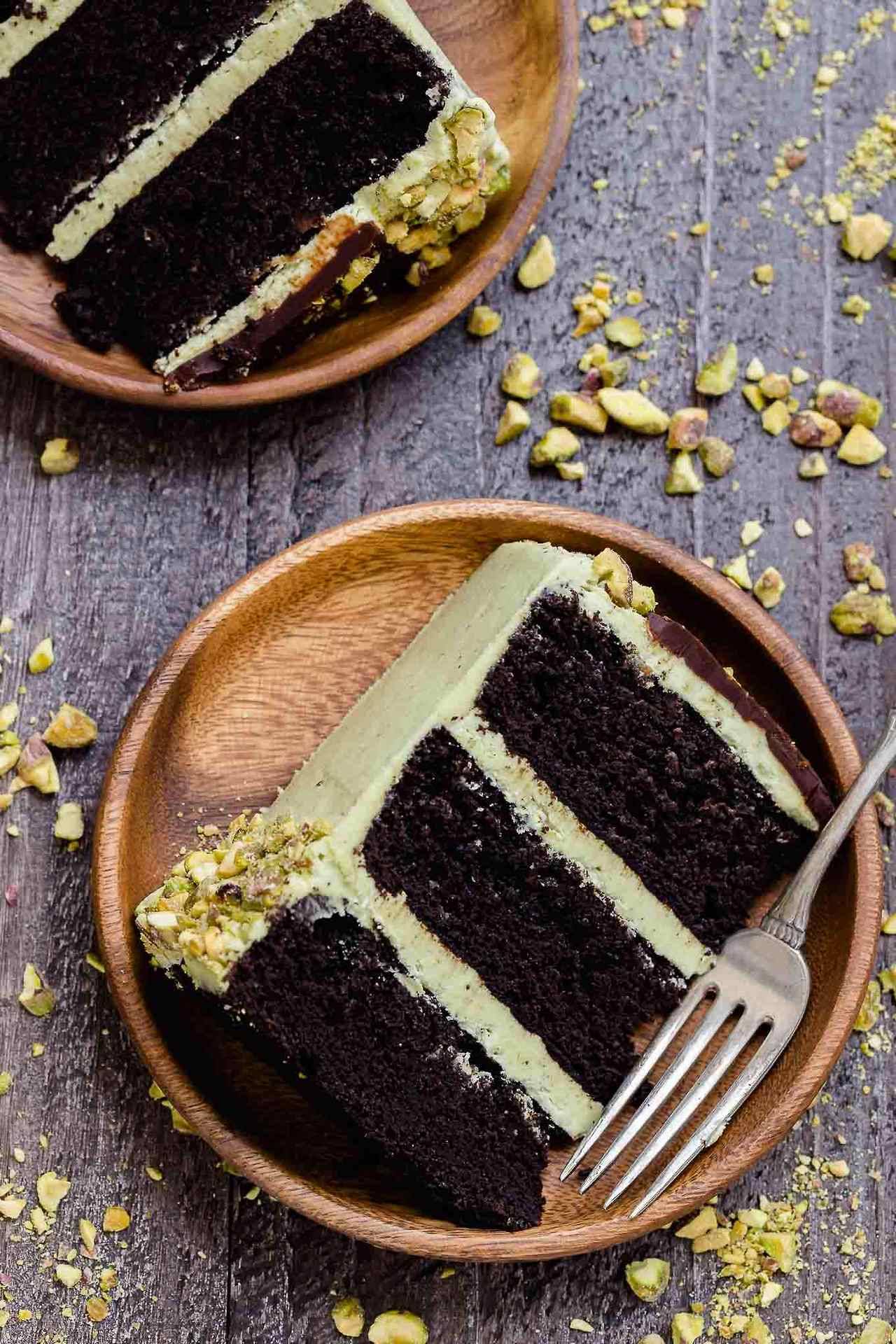 sweetoothgirl:  Layered Chocolate Pistachio Cake  This reminds me of the dessert