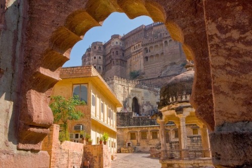 indiaincredible:Mehrangarh Fort, located in Jodhpur in the state of Rajasthan, is a massive fort loc