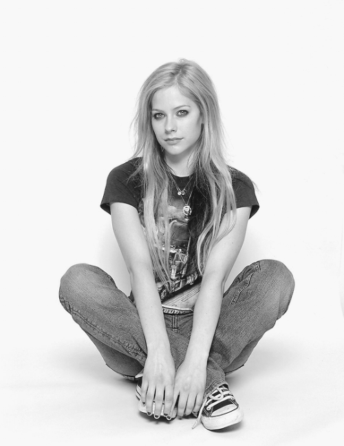 alyssajames:“Life is like a roller coaster. Live it, be happy, enjoy life.”— Avril Lavigne