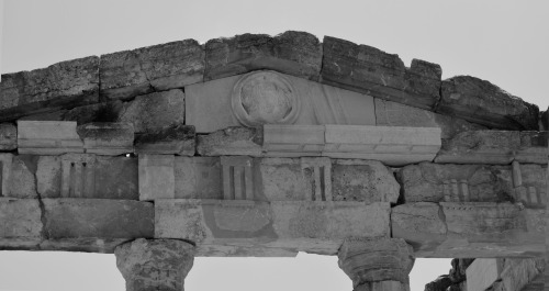 greek-museums:Ancient Messene / The mausoleum of the Saithidae family:The doric temple-like building