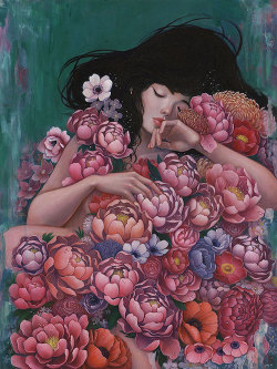 mymodernmet:Powerful and Ethereal Paintings Cloak Women in Blooming Flowers