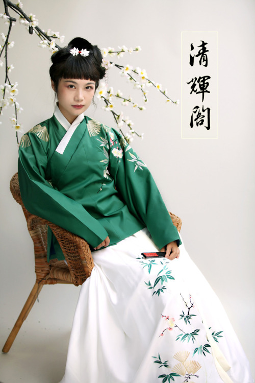 mingsonjia: 清辉阁 2014 春季新款刺绣汉服 Qinghuige Hanfu 2014 Spring collection and embroidery designs 