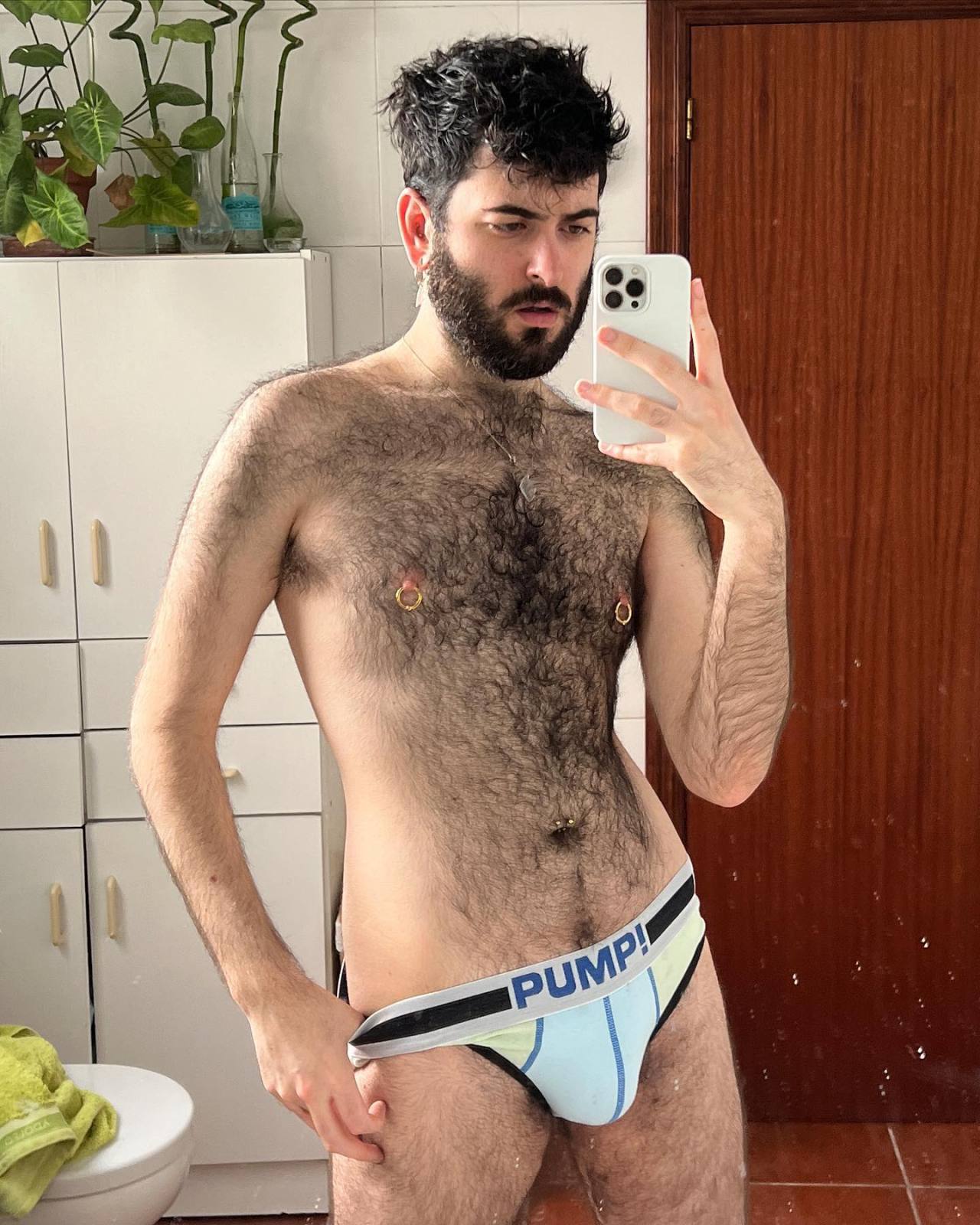 thehairymenhunterisback: