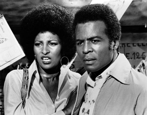 fuckyeahsavagesistas: Pam Grier as FOXY BROWN – 1974Source: cineplex.com