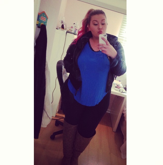 plus-size-barbiee:  Outfit of the day complete with a duck face, deal with it!