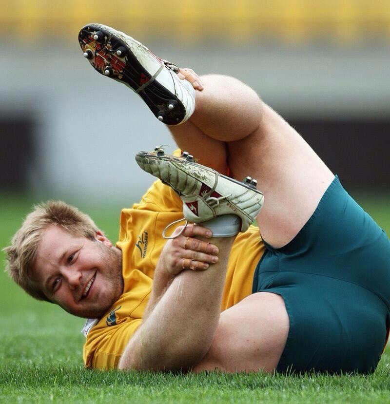 housebearsofatlanta:  redfuzzycub:  Benn Robinson. Rugby Prop.   Cute tee