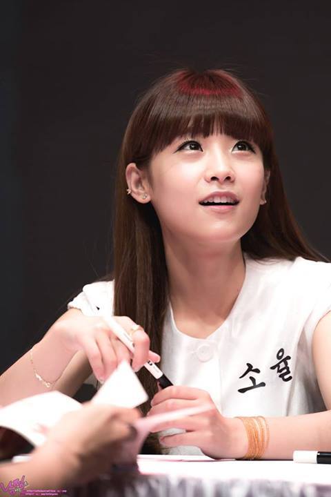 SoYul (Crayon Pop) - Sinchon Fansign Event Pics