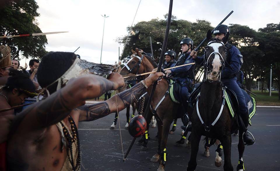 dandycapp:  27/5/14 ‪‎Brasilia‬ ‪#‎Brazil‬ - Clashes between indigenous