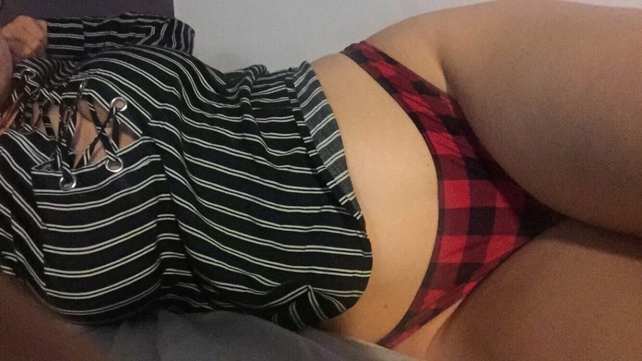 actofwavyness:  Curves and lines