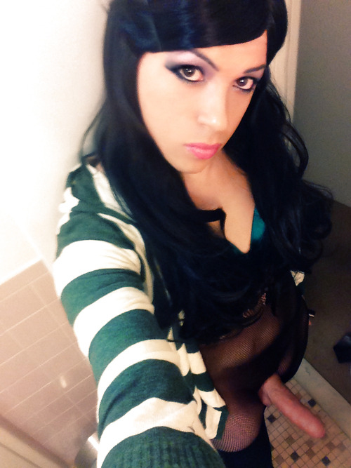 sissysara43:  donkeyking44:  (via TumbleOn)  yum