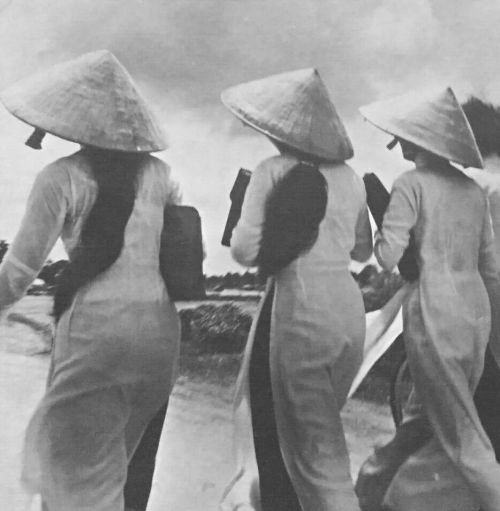 equatorjournal:  Women of Asia, 1968.  Photo