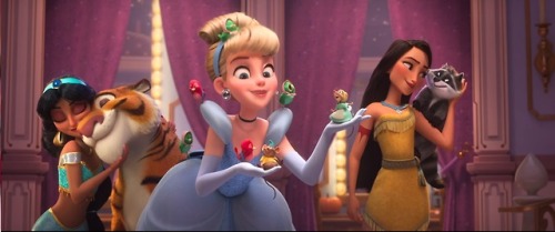 dadarismus:  disney-rapunzel-merida-vanellope:  NO I WONT SHUT UP  heres the trailer for those who want to see this scene 