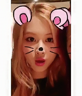 blackpinksy:  • Rose being adorable •