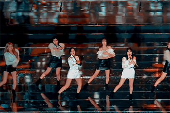 dailygfriend:  GFRIEND performing ‘Time for the moon night’