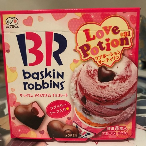 This is a really adorable snack! It’s Baskin Robins Love Potion #31 chocolate. It comes in a cute pi