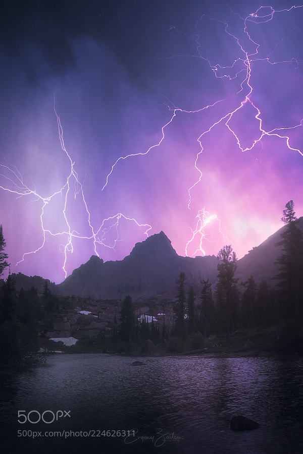 random-photos-x:  Light perfomance on the Lazurnoe Lake by WingsRazor. (http://ift.tt/2wrM36A)