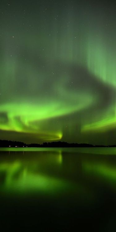 Northern Lights, green sky, lake, reflections, 1080x2160 wallpaper @wallpapersmug : ift.tt/2