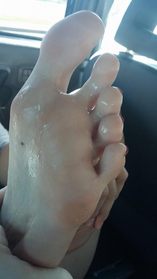 k96-feet:  I love how shiny they look with delicious cum on them. A lot of hard work.