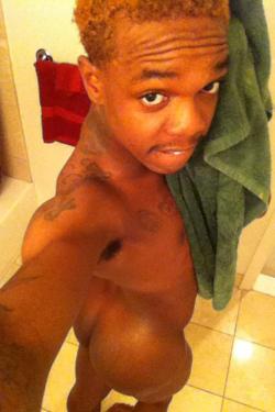 Nude Selfshots of Black men