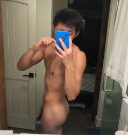 bigdickaznboy:  Happy Hump Day everyone! 🍑 in the days leading up to my Chaturbate go live date AND face reveal this Friday, June 1st, I will be posting more teaser pics 😘   On the day of my face reveal and first Chaturbate session, I will also