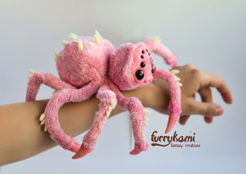 Porn photo furrykami:    New custom made spider 🕷💓