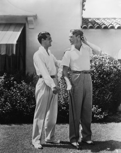 grandpawasahomo:  If Grandma only knew….  climbing-down-bokor:  Cary Grant and Randolph Scott, 1933 