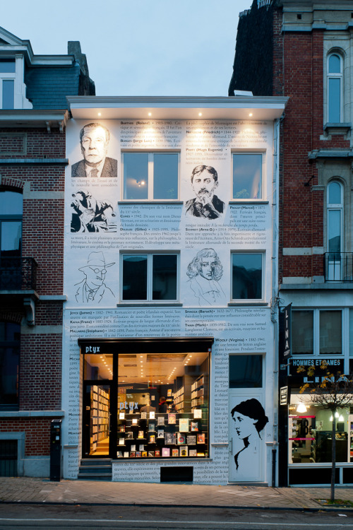 52hearts:
“Librairie Ptyx in Brussels (via Culture | Projection)
”