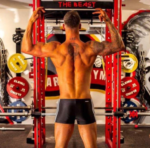 irishladsss: Robert 25 Northern Ireland Straight Bodybuilder with big cock