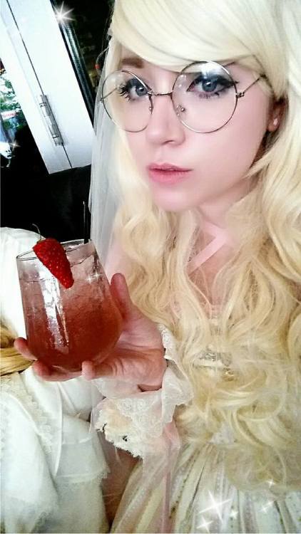 i went to an alcohol themed lolita meetup and it was very fun! ♡ 