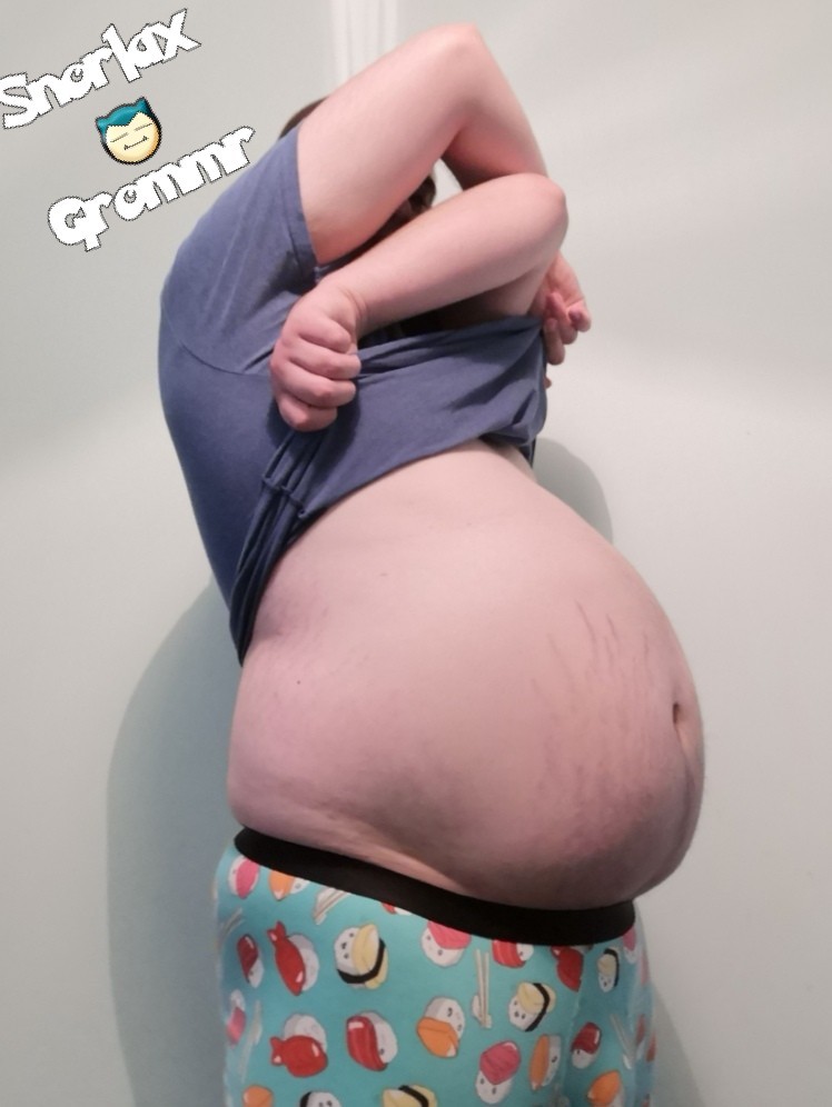 chubby-snorlax:   Just strap me down and make me 350lbs already.  