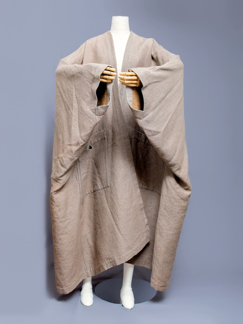 japanesefashionarchive: Issey Miyake oversized kimono coat, 1980s.