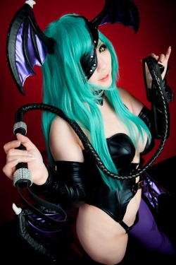 cosplayeverywhere:  Darkstalkers’ Revenge (ヴァンパイア ハンター) ~ Morrigan Aensland (モリガン＝アーンスランド) 1, 2.