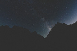 oix:  Desert dry and tired, sleeping underneath the stars by Ry_Matthew on Flickr. 