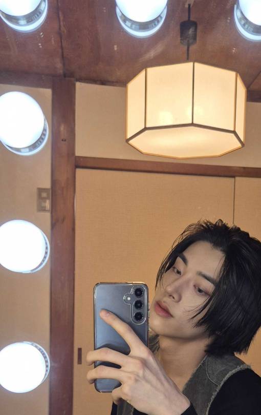 His Hair! Omg He Is So Pretty :( My New Wallpaper For Sure