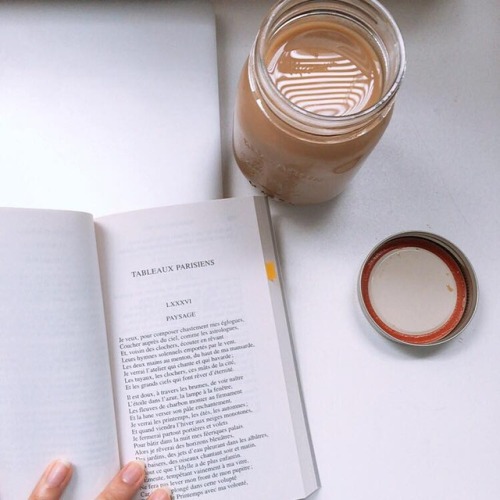dasistjed: sept 8, 2018 some Baudelaire and iced coffee while listening to Daniel Caesar is like stu