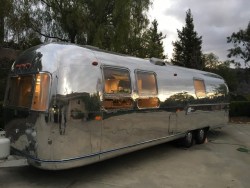 tinyhousecollectiv:  31′ Airstream Sovereign Trailer