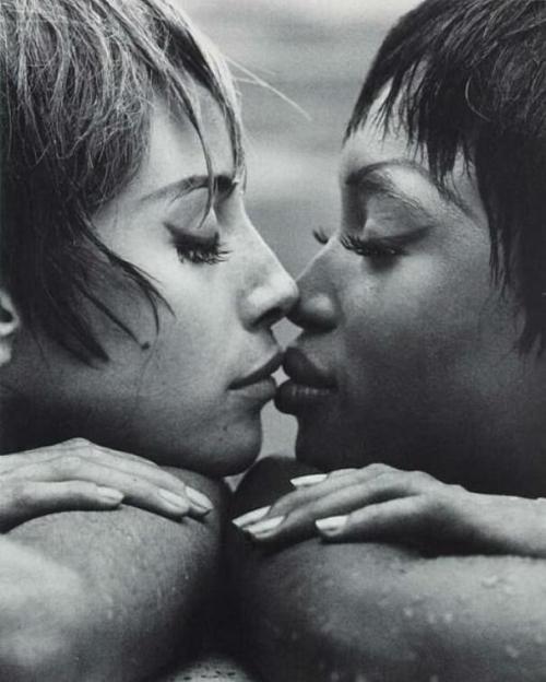 Porn Pics lelaid:  Christy Turlington & Naomi Campbell