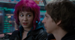 pergus:  so i watched scott pilgrim vs the world again last night and the fact that im still picking up on things that i never saw before astounds me, like in this bus scene after the fight with matthew patel there’s a fucking bokeh filter on the front