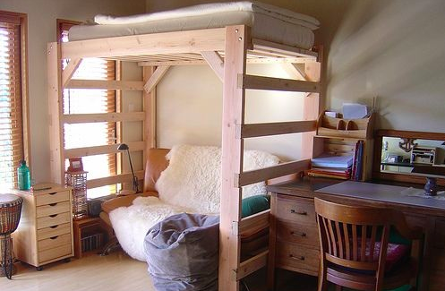 mirandaadria:  kissmewhenidie:  kiefharing:  dmnq8:  Cool bed ideas for small spaces.  yes please  WANT. All of them!  I want that second setup SO badly. Keeping in mind for future plans! 