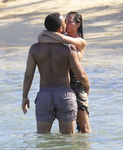 sizzurpor:  morphious45:  John Legend   John Legend got cakes for days