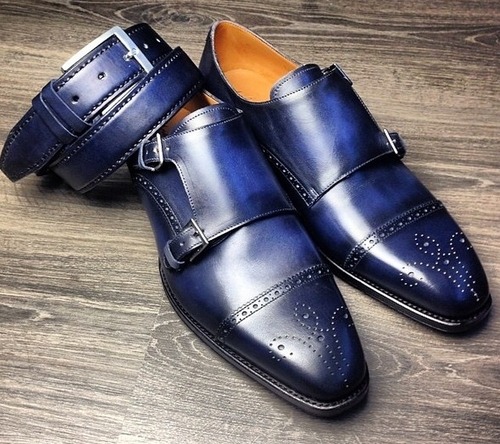 Economisch ~ kant postkantoor Gentleman Forever - Men's Fashion Blog - Andrés Sendra Shoes