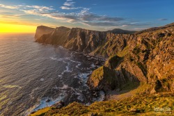 isawatree:  Golden Mountain of Runde by Steffen Voldsund