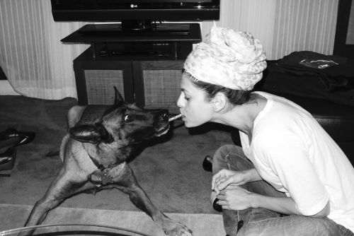 Eva Mendes and her dog.