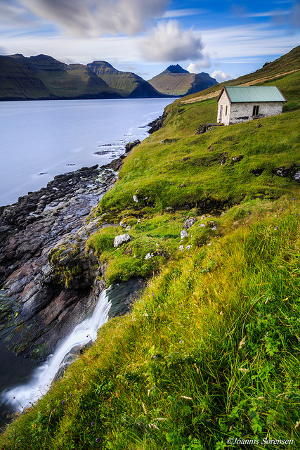 nordravn:  Kunoy &amp; kallsoy by Jóannis Sørensen on Flickr. 