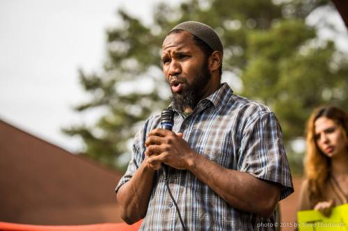 fuckyeahmarxismleninism:  Stone Mountain, Georgia: ‘Welcome to Georgia’ Rally in Solidarity with Refugees and Immigrants, December 12, 2015.Photos by Steve Eberhardt